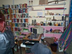 Bücher, Geschirr etc. im Umsonstladen Freiburg